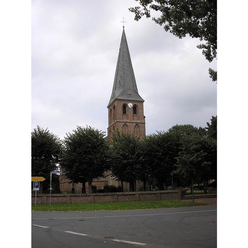 Source caption: "Kirche St. Bonifatius in Niel, Gemeinde Kranenburg, Ansicht von Westen"