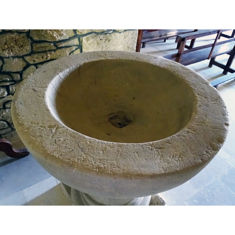 showing the centre drain