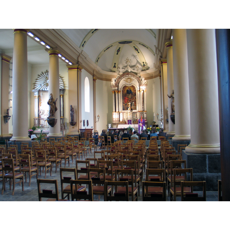 Source caption; "Interieur Sint-Agapituskerk Vliermaal, België"