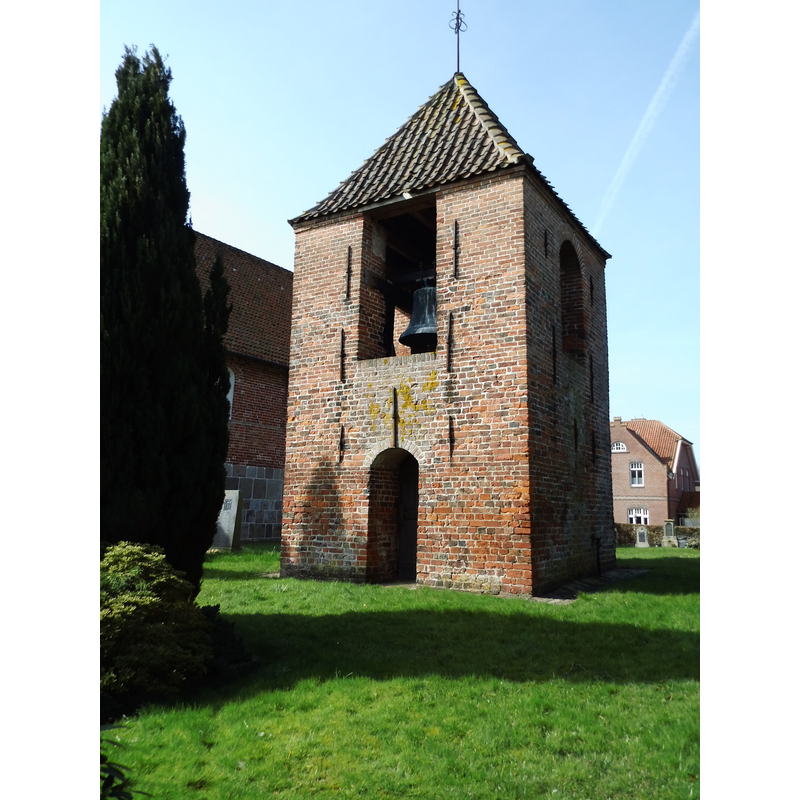 Source caption: "Freistehender Glockenturm der Ardorfer Kirche, Ardorf, Stadtteil der Stadt Wittmund, Landkreis Wittmund, Niedersachsen, Deutschland] -- built in 1807