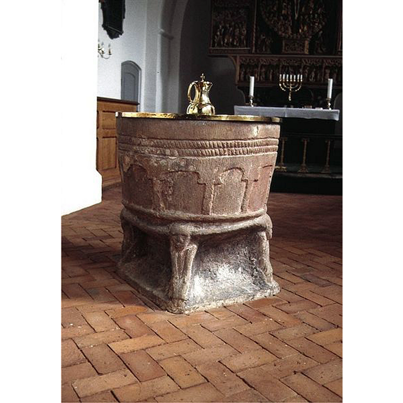 Source caption: "Hviding Kirke i Danmark. Hviding kirke, døbefont"