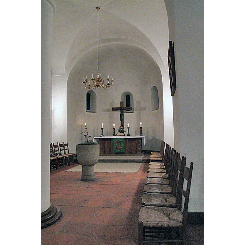 Source caption: "Dorfkirche Berlin-Mariendorf, Chor und Altar "