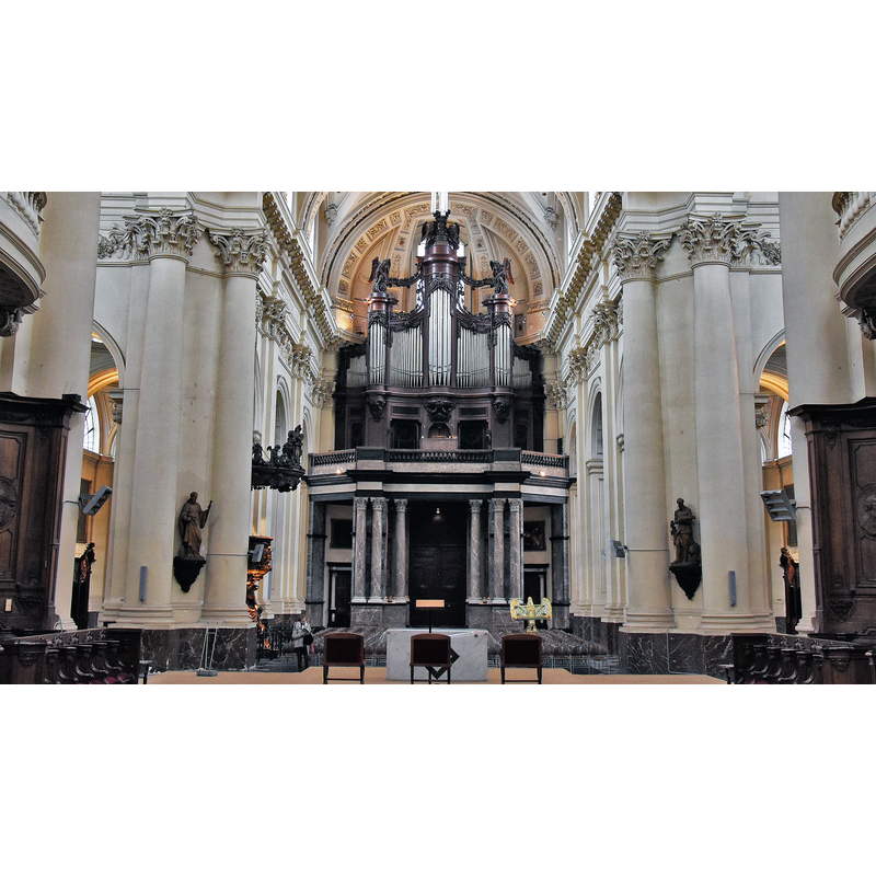 Source caption: "Oksaal Sint-Albanuskathedraal Namen - Korfmacher-orgel met beeldhouwwerk door Karel Geerts"