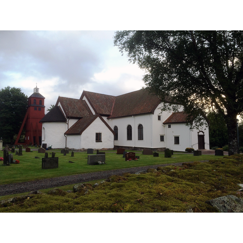 the large extension on the north side is an 18thC addition to the body of the original church