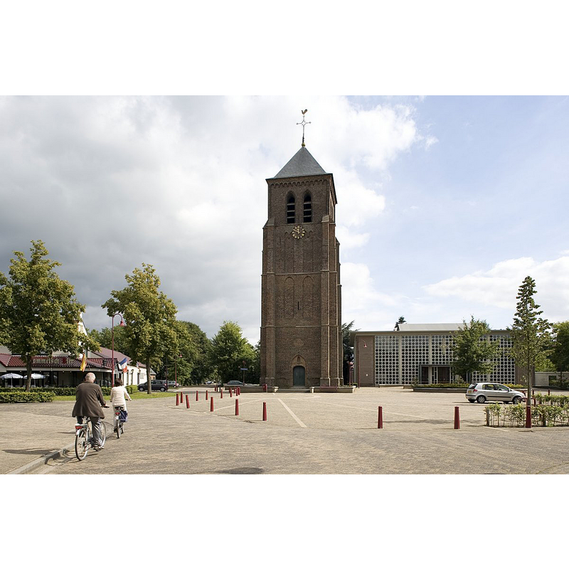 Source caption: "Heilige Martinus: Overzicht van de westgevel (opmerking: Gefotografeerd voor Monumenten van Herrezen Nederland)" [NB: the 15thC tower was retained when the old church was demolished in 1842]