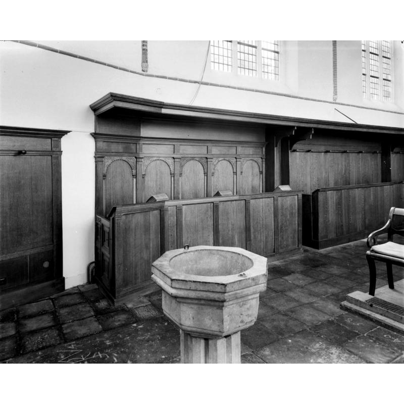 Source caption: "Waalse Kerk - Begijnhofskerk: herenbanken"