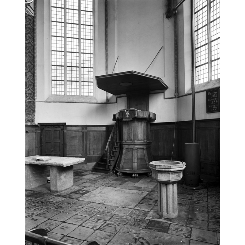 Source caption: "Waalse Kerk - Begijnhofskerk: preekstoel"
