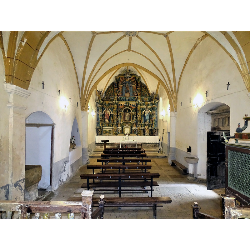 the niche with the baptismal font is visible on the left [north] side, opposite the south entranceway