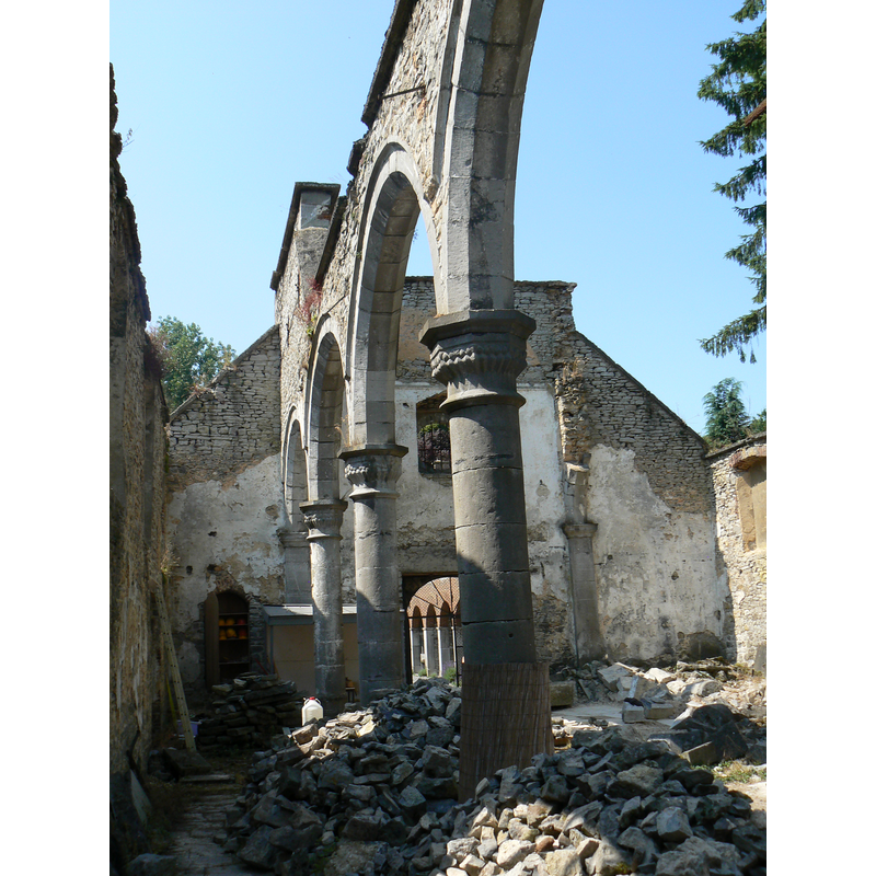 ruins of old Saint-Martin church, Frizet