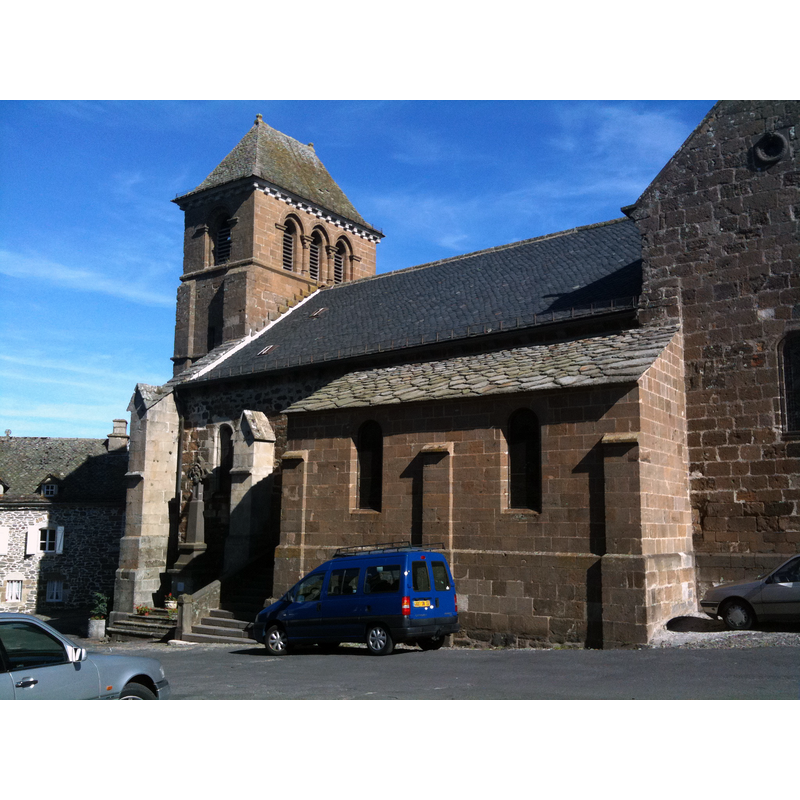 Source caption: " L'eglise de Trizac, datant du XI eme siecle"