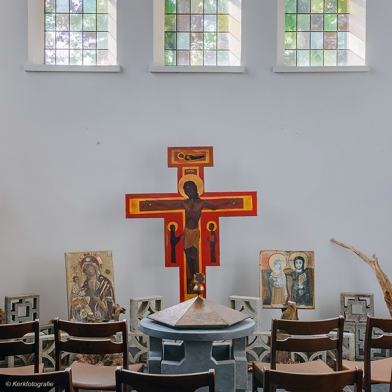 the modern font in use in this church