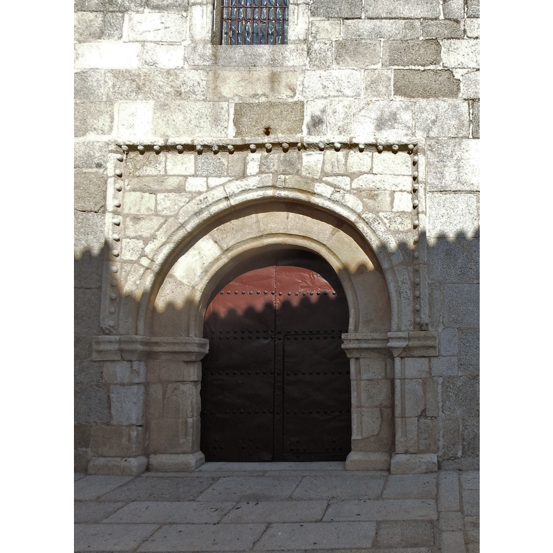 Source caption: "Alcuéscar, Cáceres"