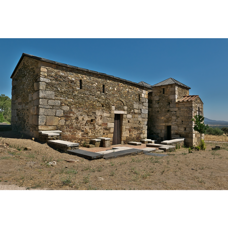 Source caption: "Muro sur y crucero o transepto de la iglesia."