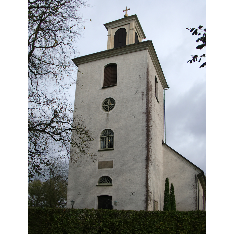 Source caption: "Framsida av Reftele kyrka"