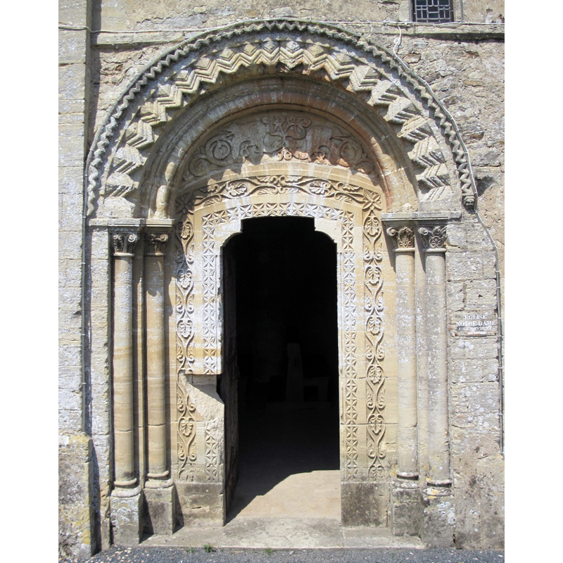 Source caption: "Église Notre-Dame de l'Assomption de Colleville-sur-Mer, Août 2009"