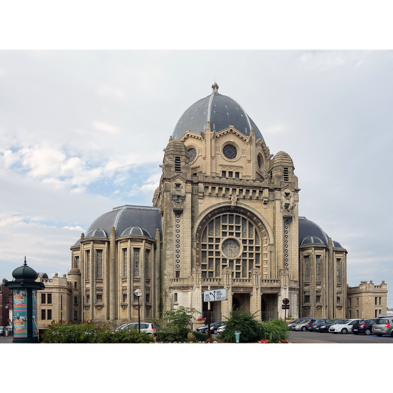 Source caption; "L'église Saint-Martin d'Hénin-Beaumont"