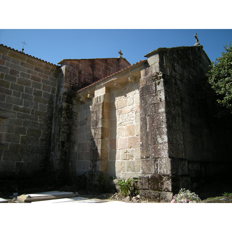 Source caption: "Iglesia de Santa María de Cruces."