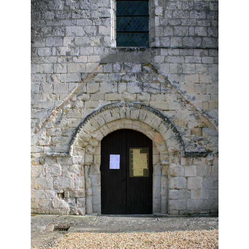 Source caption: "Église Saint-Martin de Maast-et-Violaine"