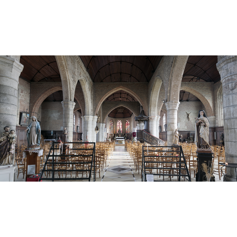 Source caption: " Eglise Saint-Pierre. Steenvoorde. Hauts-de-France., Nord. France. Intérieur, la nef."