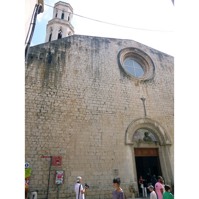 Source caption: " Figueres: Iglesia de Sant Pere."