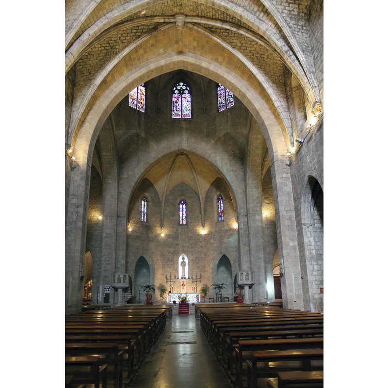 Source caption: "Eglise Sant Pere à Figueres (Catalunya)"