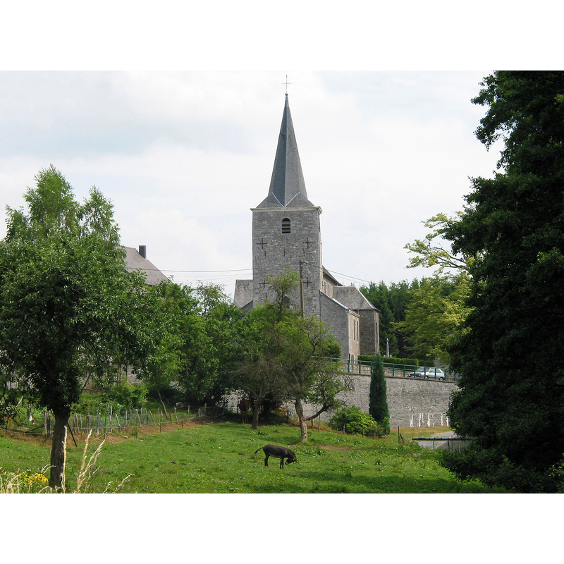 Source caption: "Hamois (Belgique), l’église Saint-Pierre."