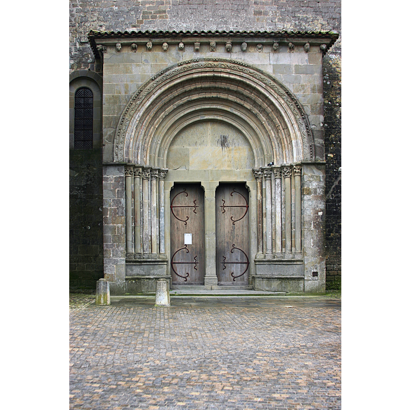 Source caption: "Northern aisle portal of Basilique Saint-Nazaire de Carcassonne"