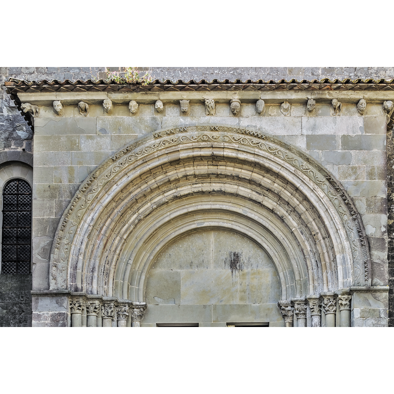 Source caption: "Portal of the Saint Nazaire Basilica of Carcassonne, Aude, France"