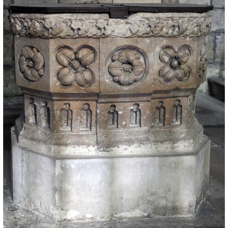 all around the sides of what can be defined as the stem of the base
