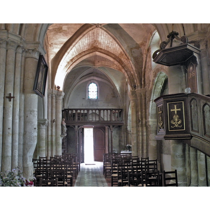 Source caption: " Intérieur de l'église Saint-Martin de Vallangoujard"