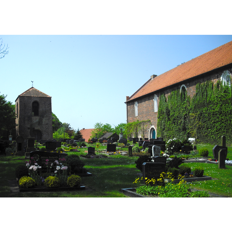 Source caption: "Evangelische Kirche Westochtersum mit Glockenturm"