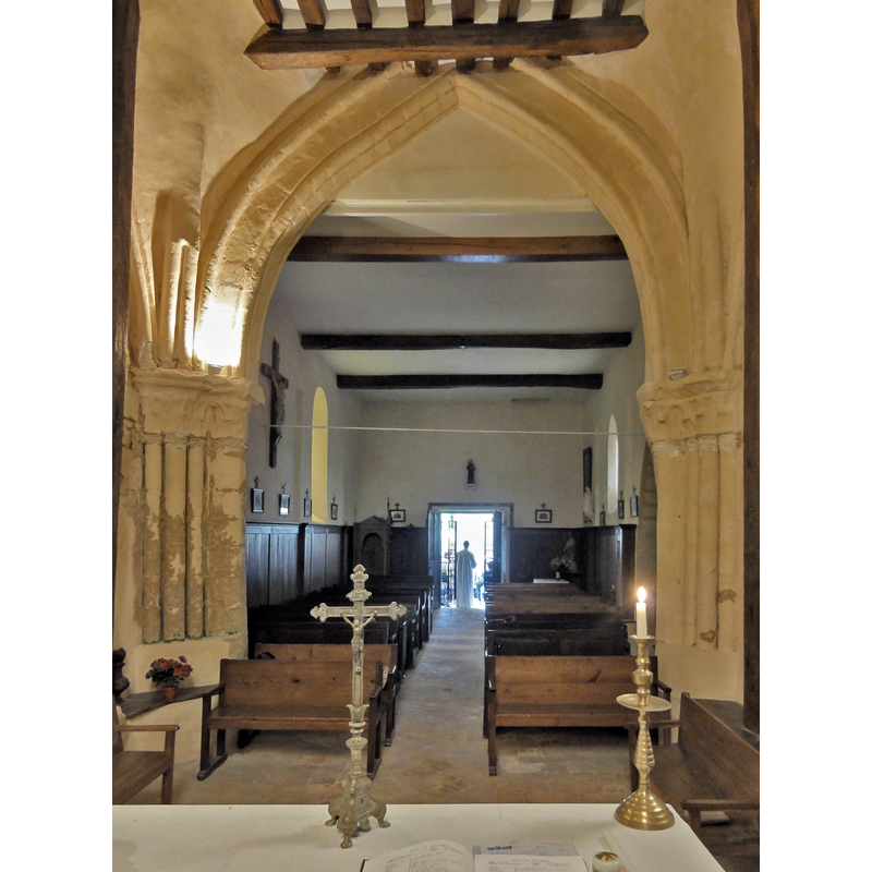 Source caption: "Le Heaulme (95), église Saint-Georges, nef, vue vers l'ouest"