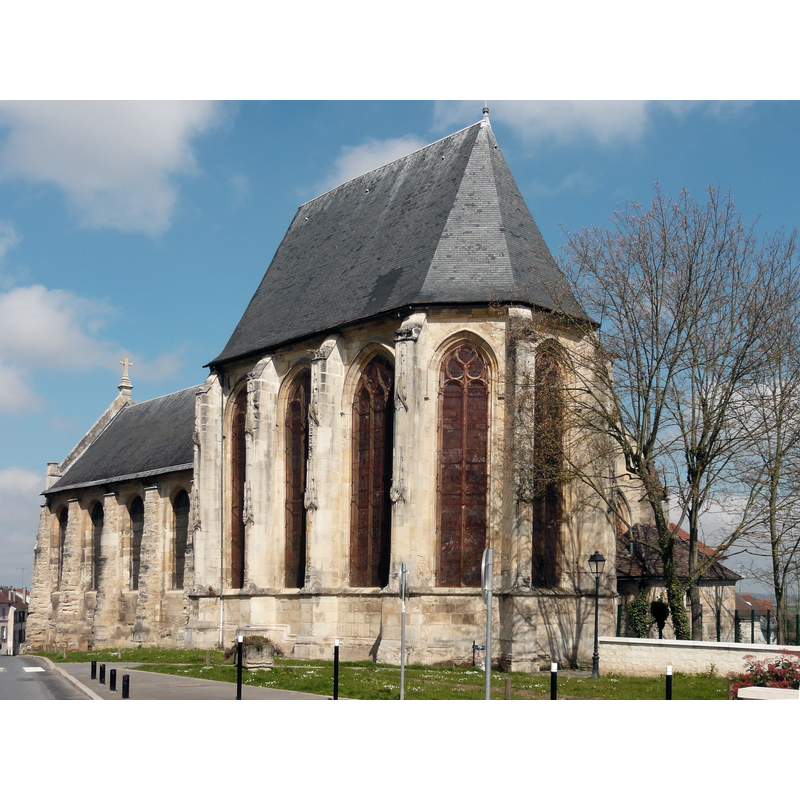 Source caption: "Écouen (95), église Saint-Acceul, vue depuis le sud-est"