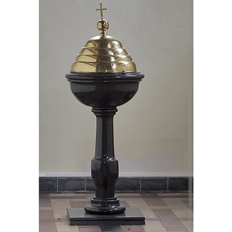 Source caption: "Strijpen, parochiekerk Sint-Andries. Zottegem. Oost-Vlaanderen. Belgium. De doopvont, 17e eeuw." [NB: the font was later altered shortening the lower half of the stem, and removing the side crane of the cover]