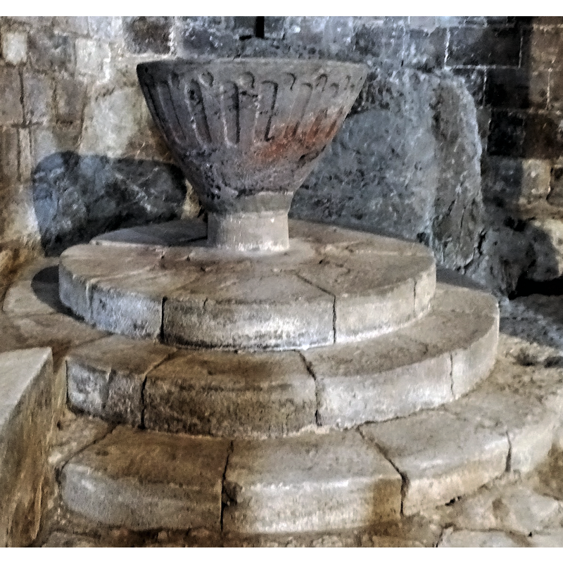 the present font is unsuited to the massive earlier plinth