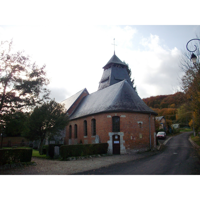 Source caption: "Vue de l'église depuis le chevet."