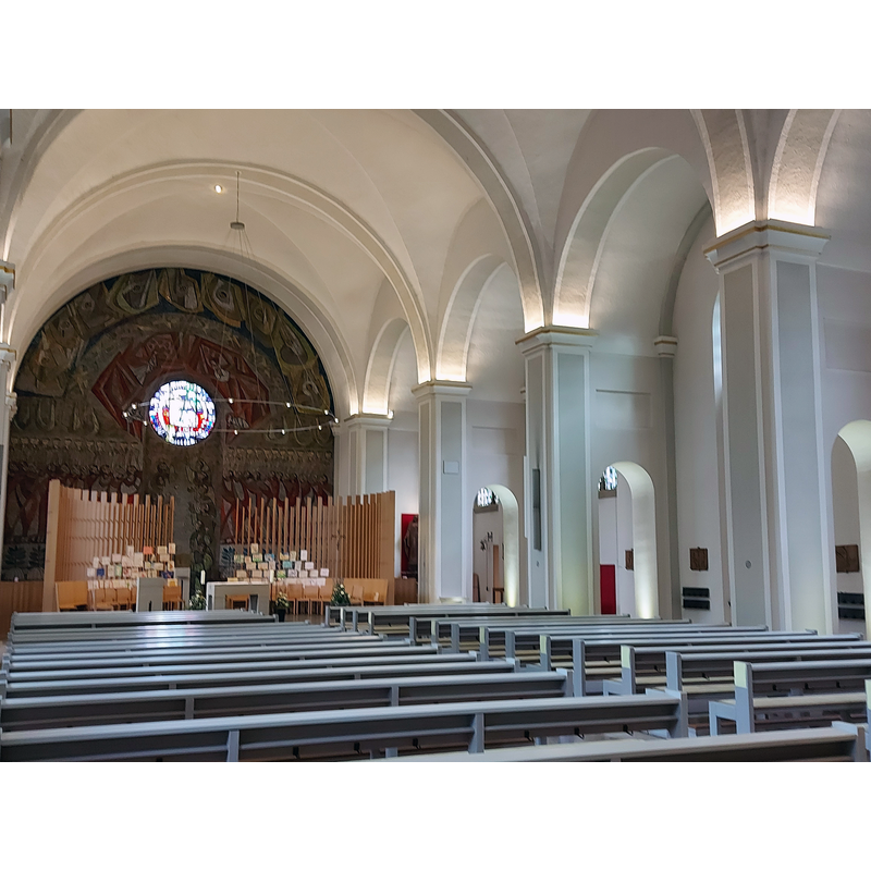 Source caption: "Inneres der St. Sixtus-Kirche in Werlte (Niedersachsen)."