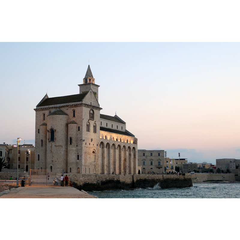 Source caption: "Duomo di trani, absidi"