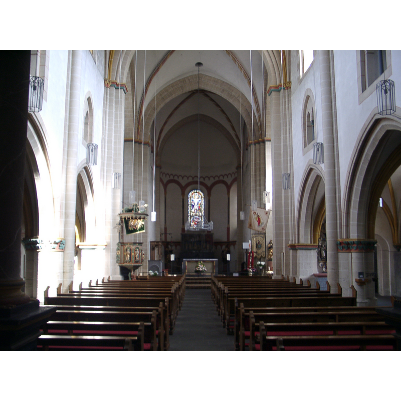 Source caption: "Stiftskirche in Karden, Innenraum"