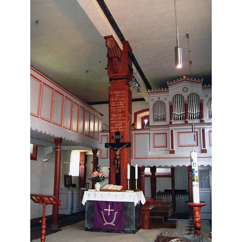 Source caption: " Innenraum der Martinskirche in Petterweil"