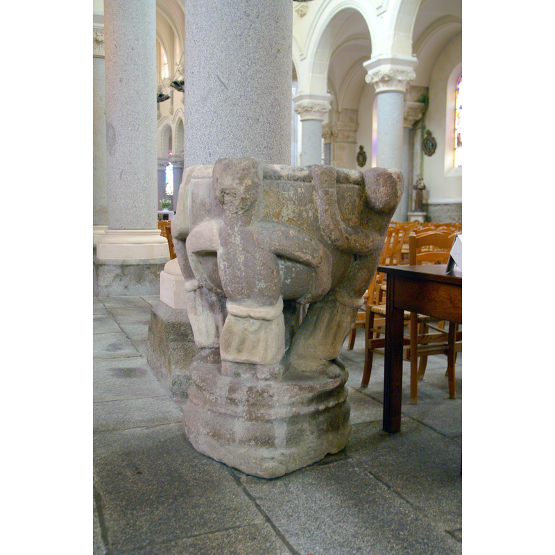 Source caption: " Fonts baptismaux de l'église Saint-Sauveur de Plancoët / Brezhoneg: Maen-badez iliz Plangoed."