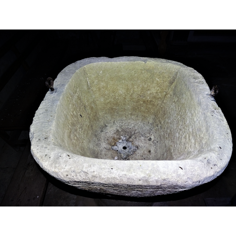 showing the drain hole