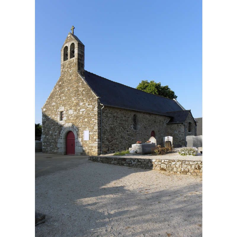 Source caption: "Église Saint-Jacques et Saint-Philippe de Tressaint, commune de Lanvallay [...] Façade occidentale et flanc sud."