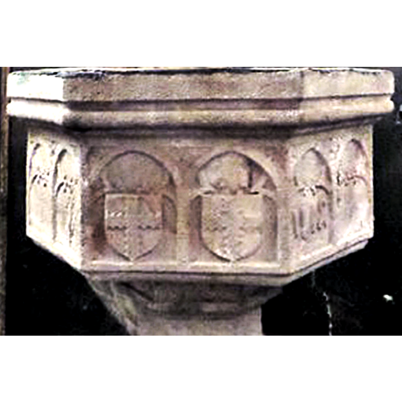 "D'or, à la croix engrêlée de gueules"