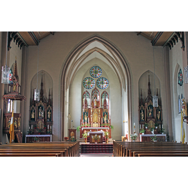 Source caption: "Katholische Kirche St. Amandus in Ottersheim (Donnersbergkreis): Blick in den Chor"
