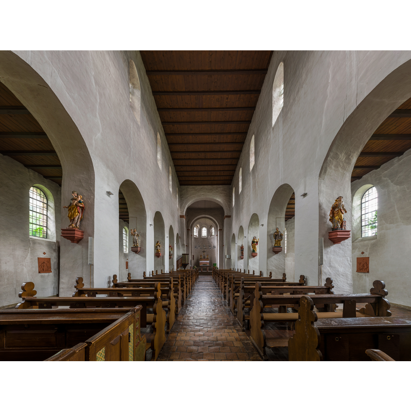 Source caption: "The nave of the basilica St. Aegidius in Mittelheim"