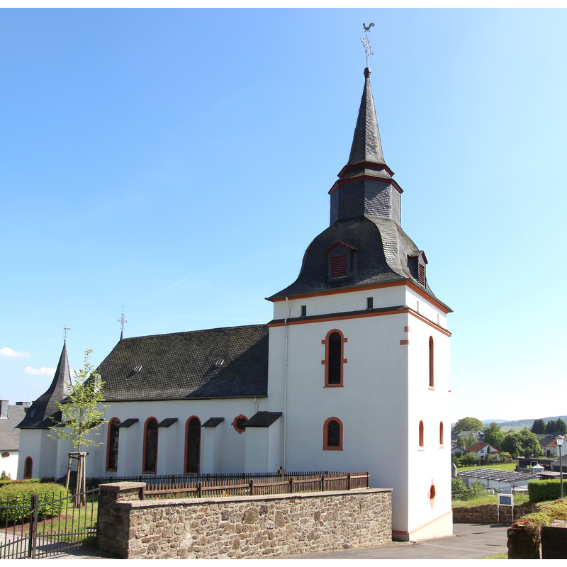 Source caption: "54597 Steffeln, Kirchweg 4. Saalbau wohl von 1711, Westturm bezeichnet 1923, von den Architekten Peter Marx und Peter Gracher (Trier)."