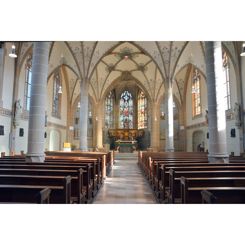 Source caption: "Blick in die katholische Matthäuskirche Bad Sobernheim"