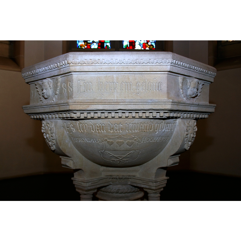 Source caption: " Inschrift des Sendenhorster Taufsteins 1, Standort: St. Laurentiuskirche, Westkirchen."