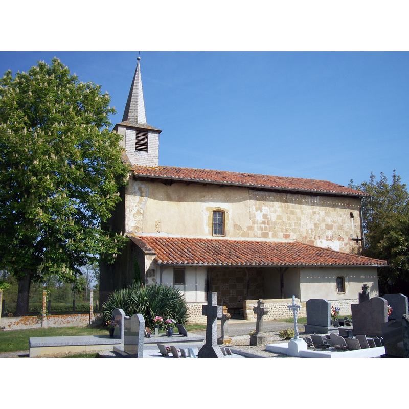 Source caption: " Église de Bastanous (Gers, France)."